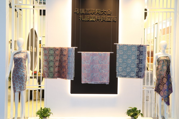 潮涌鵬城，開啟時尚 “超鏈接”丨第30屆FASHION SOURCE時尚之源深圳展、AW25深圳原創時裝周盛大啟幕